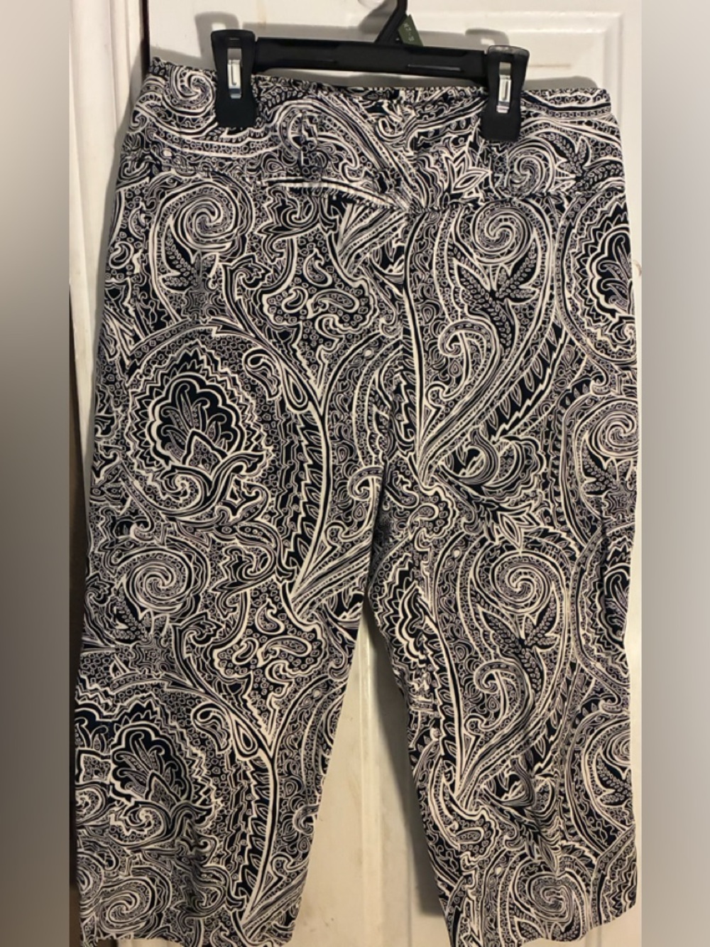 Black and White Paisley Print Pants Bamboo Traders Capri size 8P